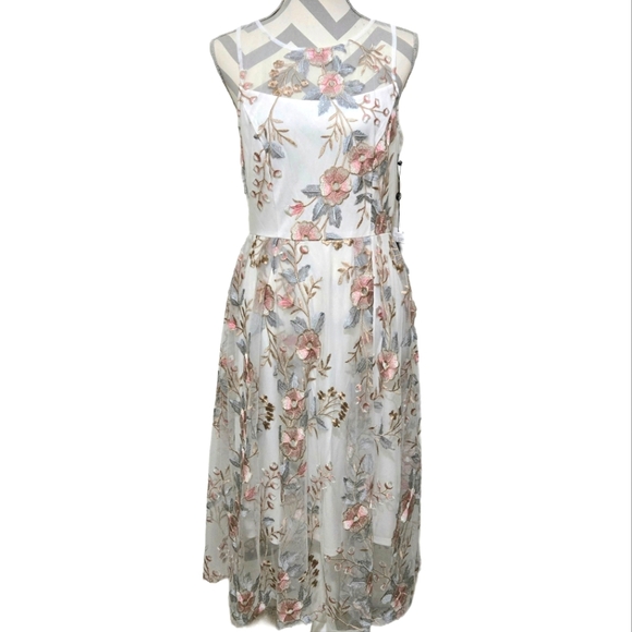 Adrianna Papell Dresses & Skirts - Adrianna Papell Midi Dress Embroidered Floral Mesh Overlay w/ Lining Size 6